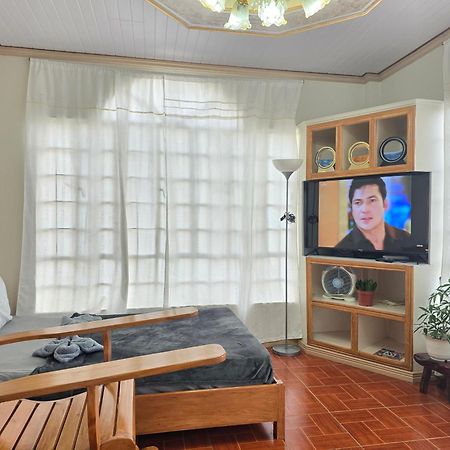 35 Amistad Guesthouse Baguio City Eksteriør billede